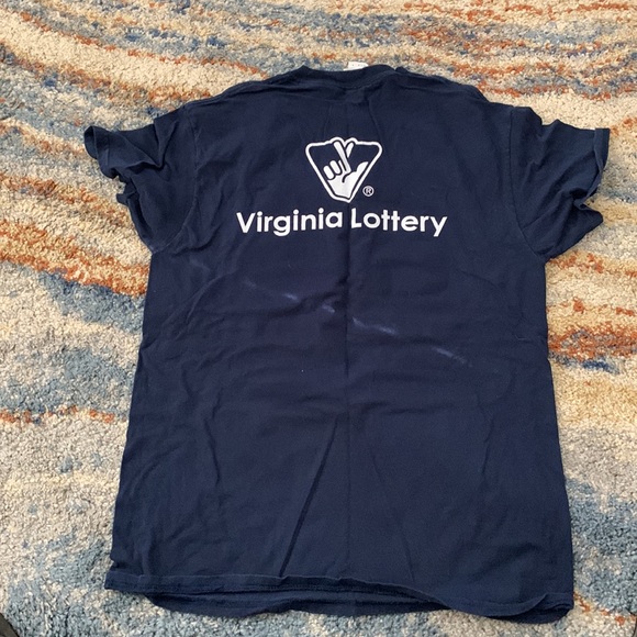 University of Virginia basketball t shirt men’s size medium. - Picture 2 of 3